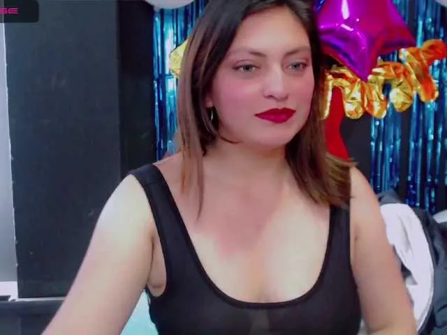 Live sex webcam photo for MiaRose #272467680