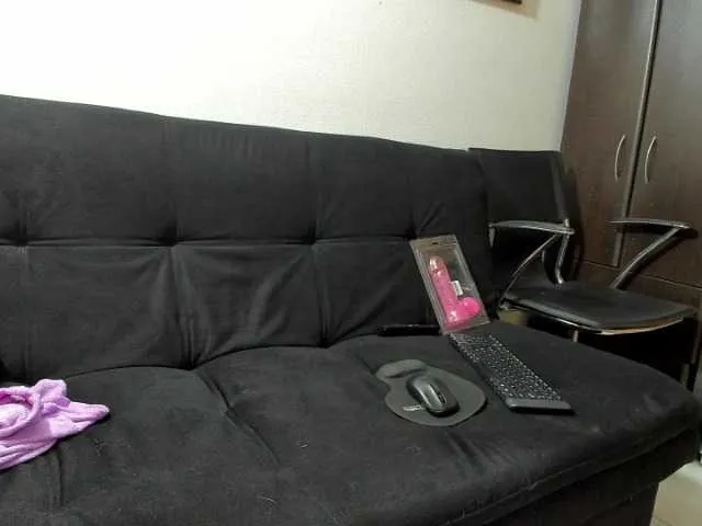 Live sex webcam photo for miavox #277587991