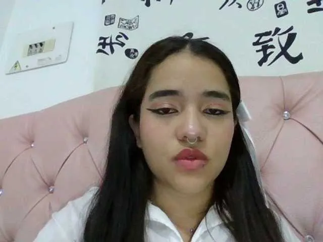 Live sex webcam photo for miavox #290189288
