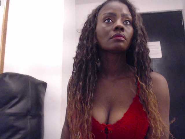 Live sex webcam photo for michaelacox2 #277651118