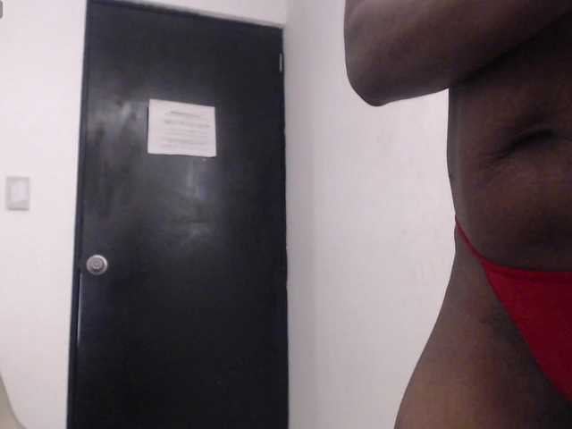 Live sex webcam photo for michaelacox2 #277698681