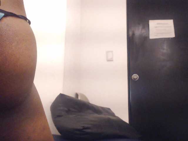 Live sex webcam photo for michaelacox2 #278050751