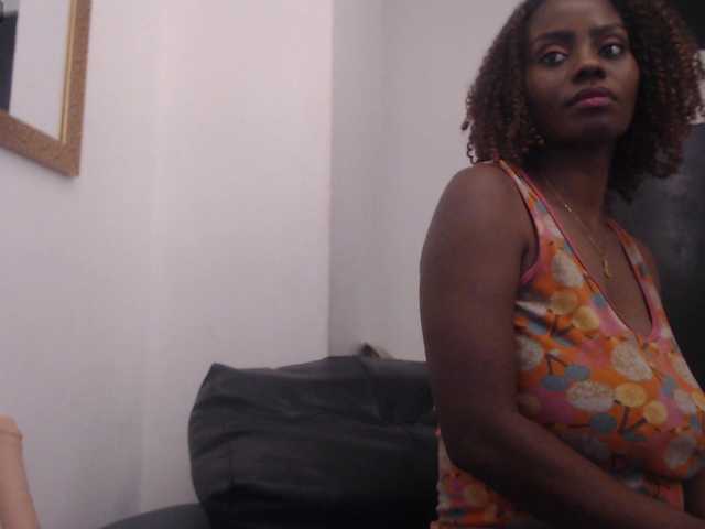 Live sex webcam photo for michaelacox2 #278096216