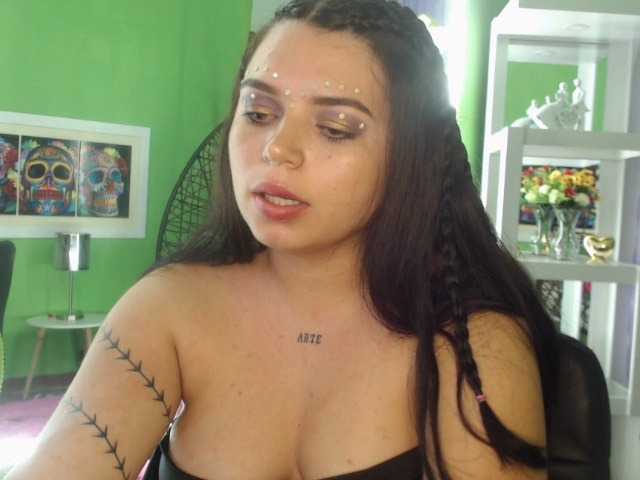 Live sex webcam photo for michelle-wood #273682207