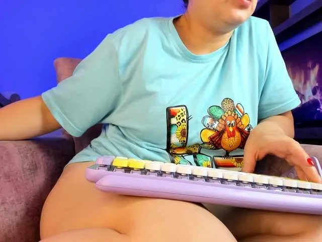 Live sex webcam photo for mickekim #277679625