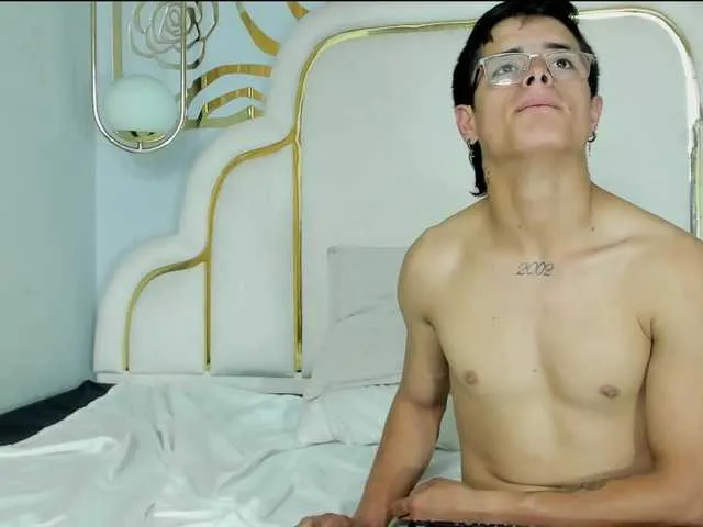 Live sex webcam photo for midnightlust-vc #292083668