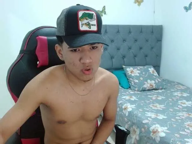 Live sex webcam photo for migueshow #275931769