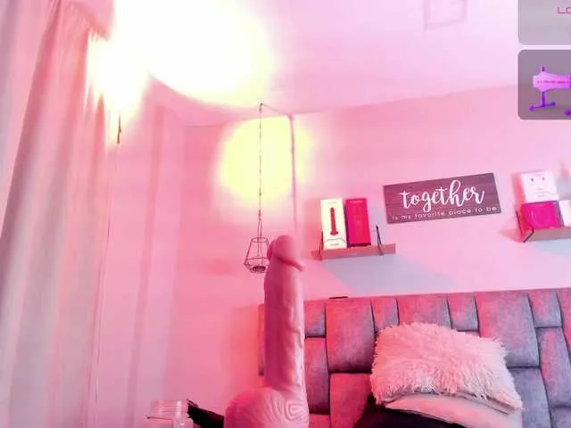 Live sex webcam photo for miia-smith97 #294204195
