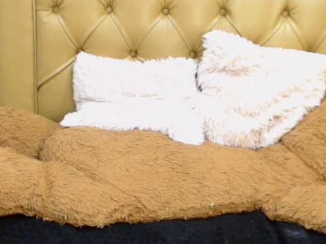 Live sex webcam photo for miiah-sex #271983314