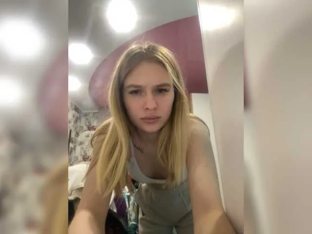 Live sex webcam photo for miil131713 #277450478