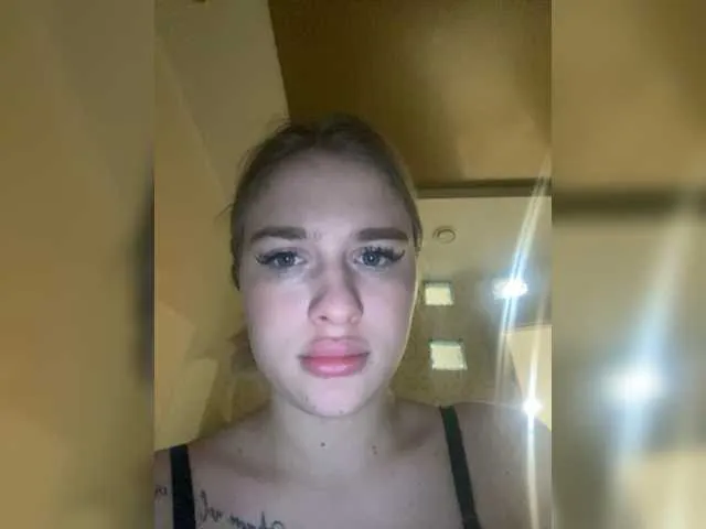 Live sex webcam photo for miil131713 #277452347