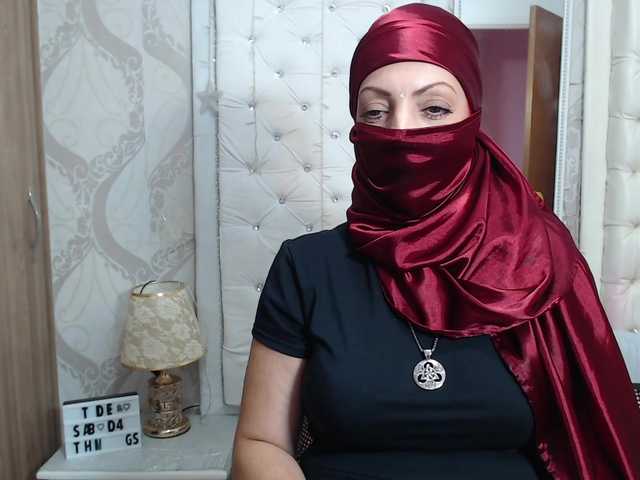 Live sex webcam photo for mijal-queen #273355090