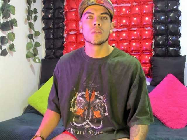 Live sex webcam photo for mikescooth #278129665