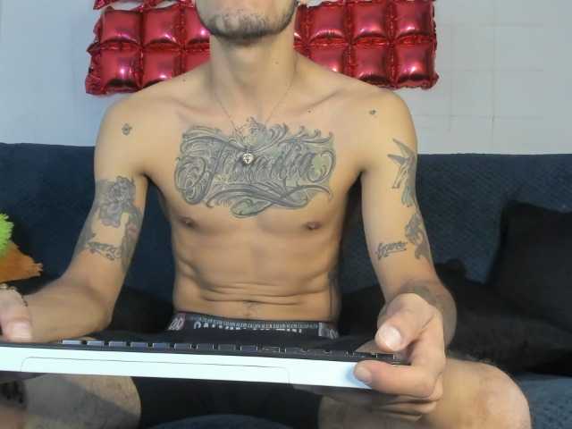 Live sex webcam photo for mikescooth #278300321