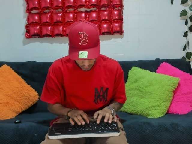 Live sex webcam photo for mikescooth #278582154