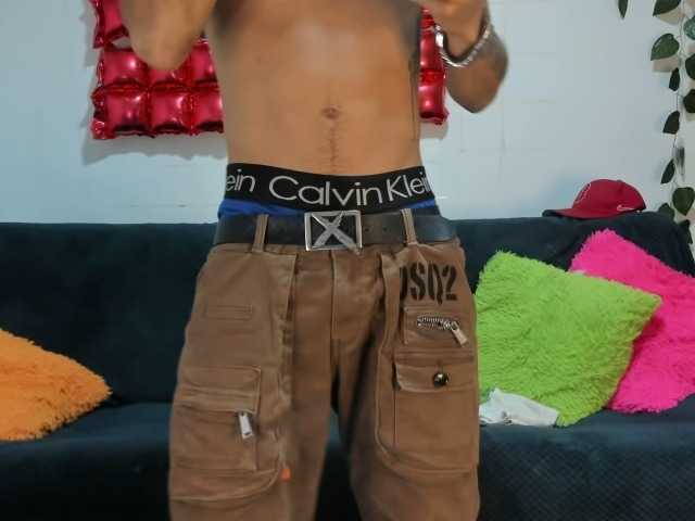 Live sex webcam photo for mikescooth #278761029