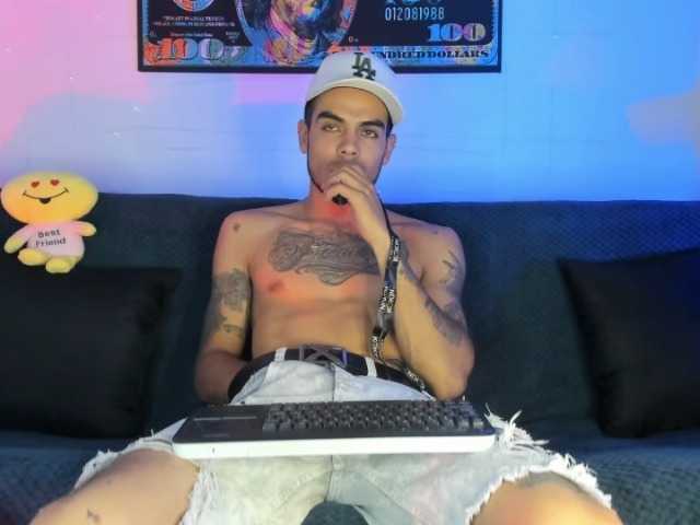 Live sex webcam photo for mikescooth #288464956