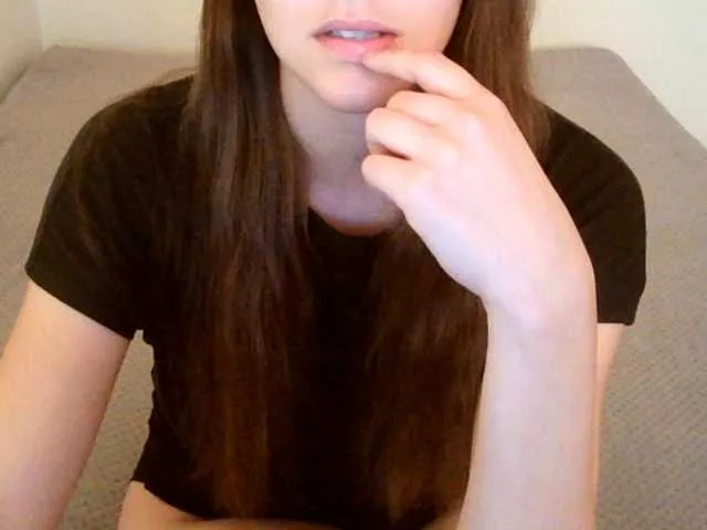 Live sex webcam photo for mikkirsan1 #291398566