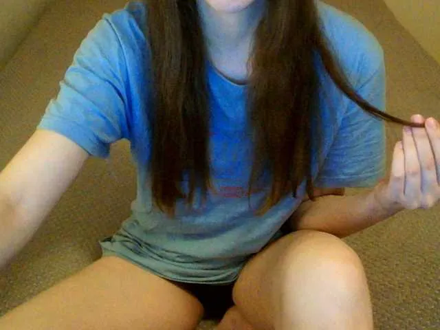 Live sex webcam photo for mikkirsan1 #293409378