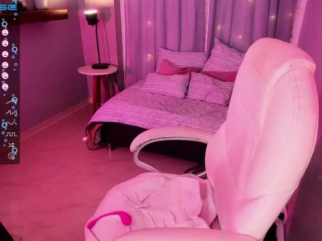Live sex webcam photo for mila-snow #275585444