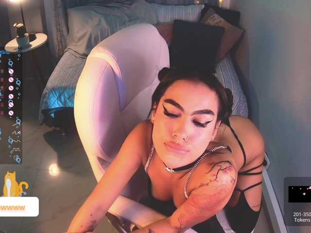 Live sex webcam photo for mila-snow #276671209