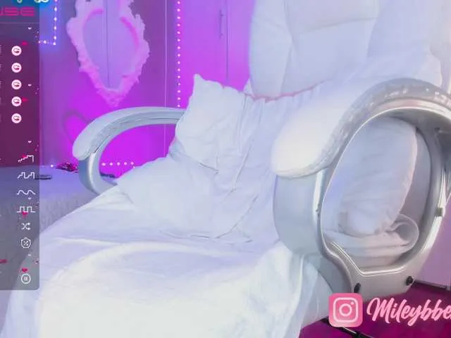 Live sex webcam photo for mileyberry #288051470