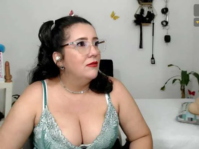 Live sex webcam photo for milf-hot29 #292077583