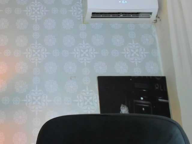 Live sex webcam photo for milfebony #275920104