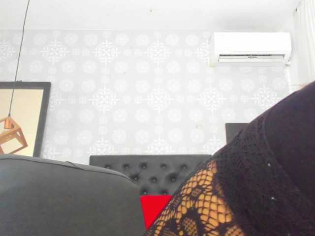 Live sex webcam photo for milfebony #277747377