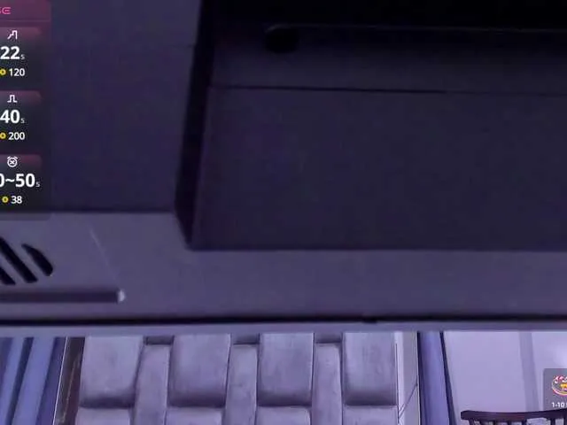 Live sex webcam photo for milfhorny69 #290815107