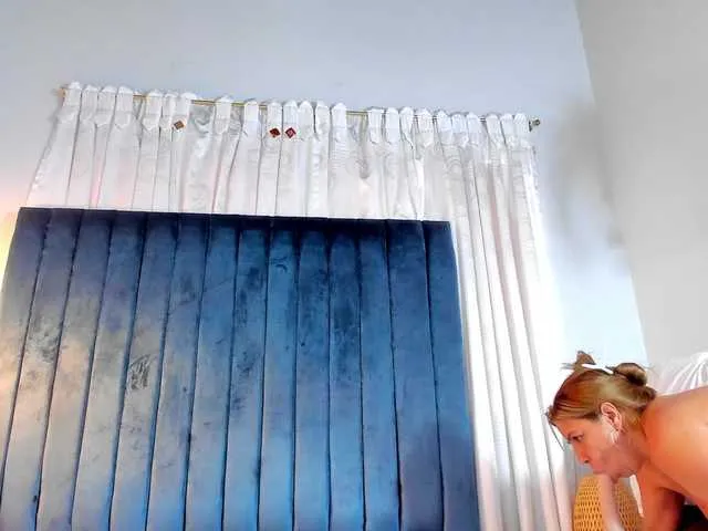 Live sex webcam photo for milfhorny69 #291825645