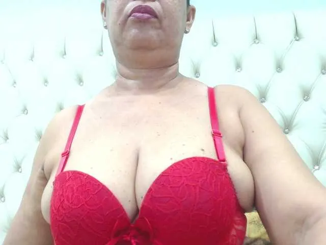Live sex webcam photo for milfpleasure1 #290663130