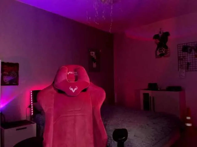 Live sex webcam photo for milky-cunt #291824204