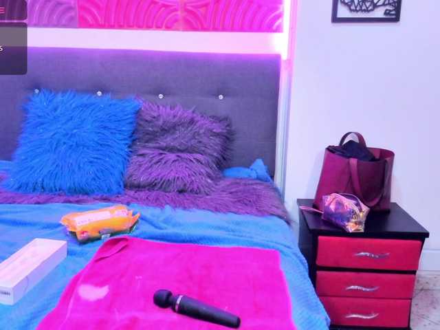 Live sex webcam photo for milla-moon-92 #276237397