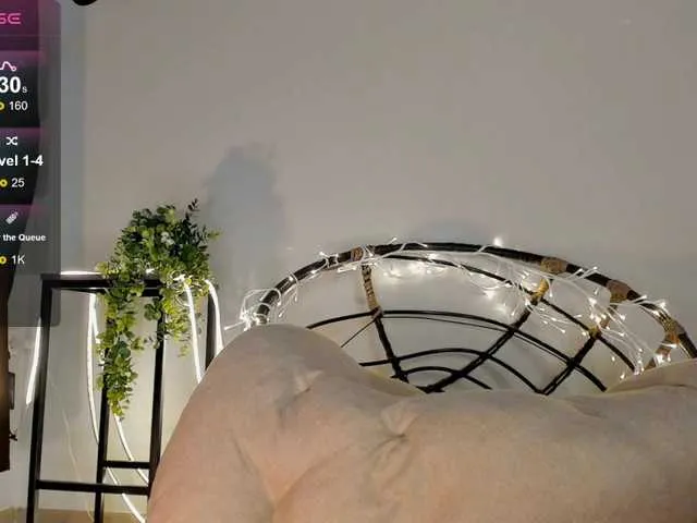 Live sex webcam photo for milli-sunrise #290606370