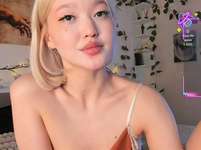 Live sex webcam photo for milli-sunrise #291158904