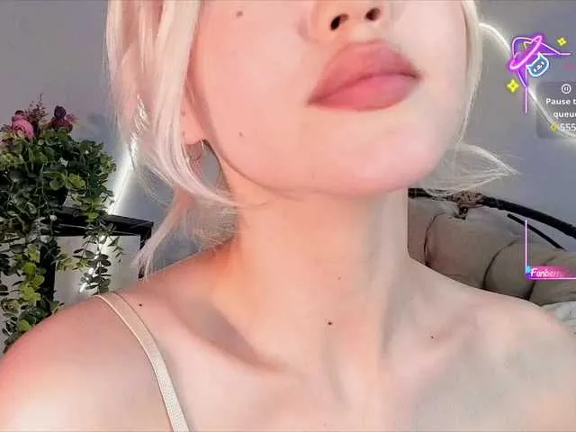 Live sex webcam photo for milli-sunrise #291360108