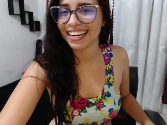 Live sex webcam photo for millie-bobby #273725317