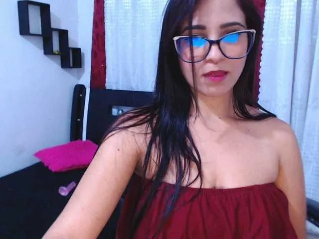 Live sex webcam photo for millie-bobby #273791241