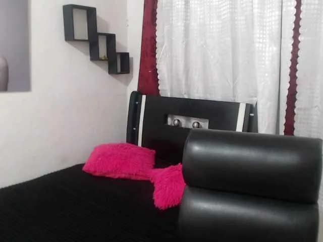 Live sex webcam photo for millie-bobby #273926861