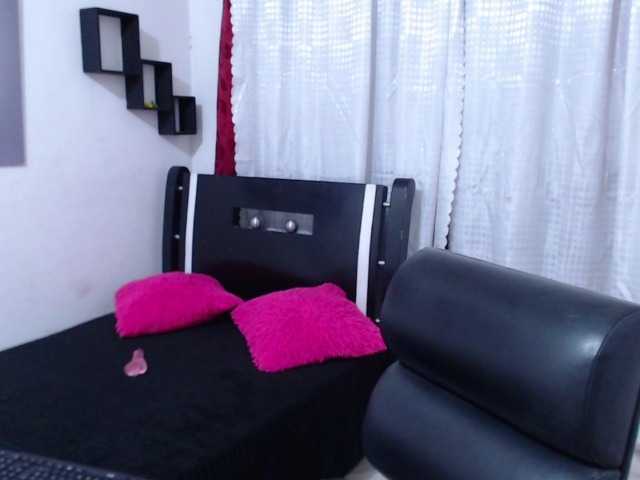 Live sex webcam photo for millie-bobby #274226454