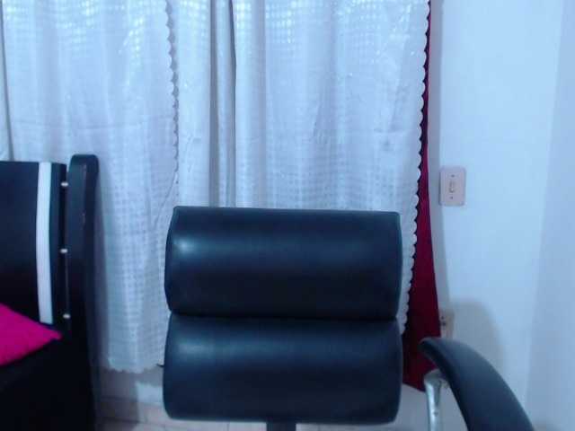 Live sex webcam photo for millie-bobby #274438462