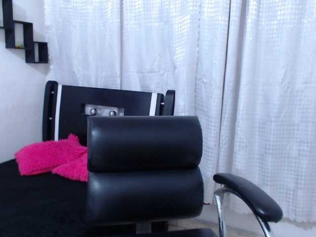 Live sex webcam photo for millie-bobby #274552357