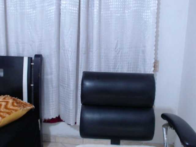 Live sex webcam photo for millie-bobby #274609503