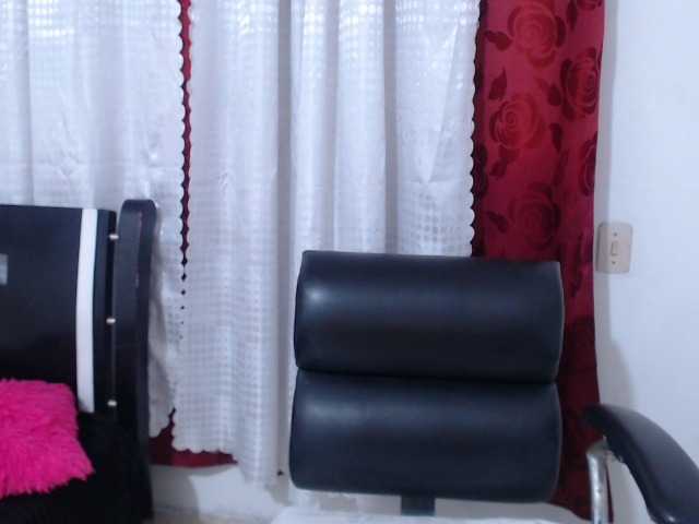 Live sex webcam photo for millie-bobby #274642958