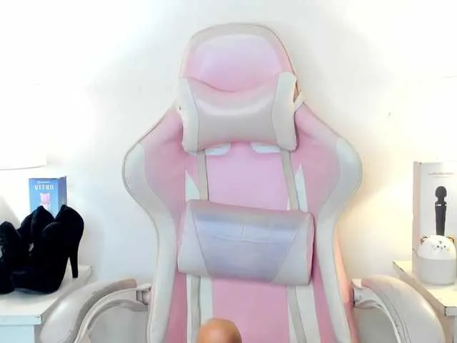 Live sex webcam photo for millyherder #290357498