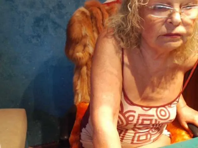 Live sex webcam photo for milo4ka77 #274380957