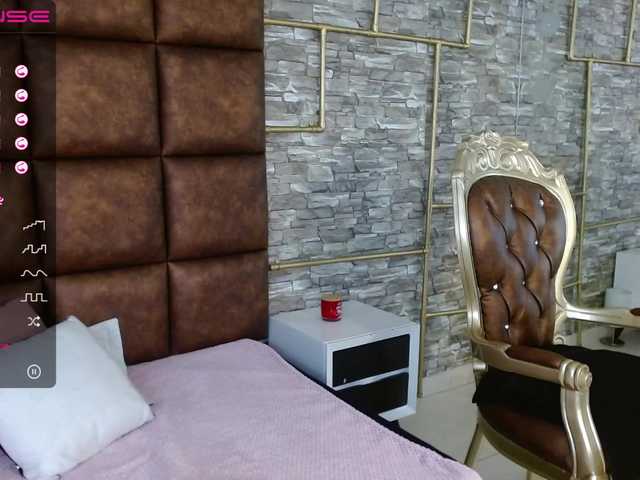 Live sex webcam photo for milygh #272839892