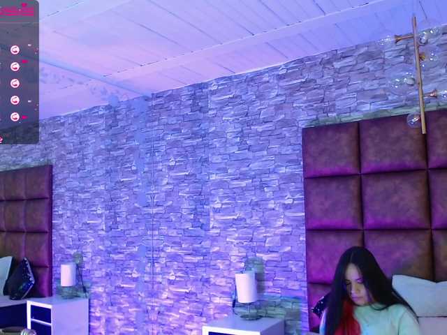 Live sex webcam photo for milygh #273418064