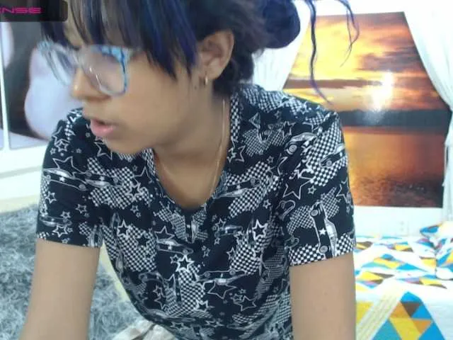 Live sex webcam photo for miniie- #272738955